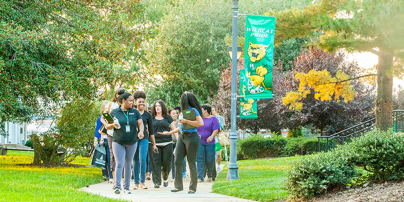 students on tour at wilmington university site